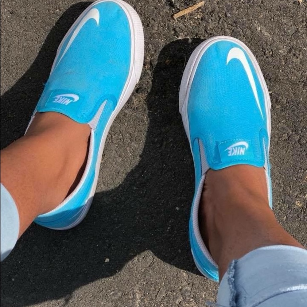 💙Blue Nike Slip On Shoes Toki